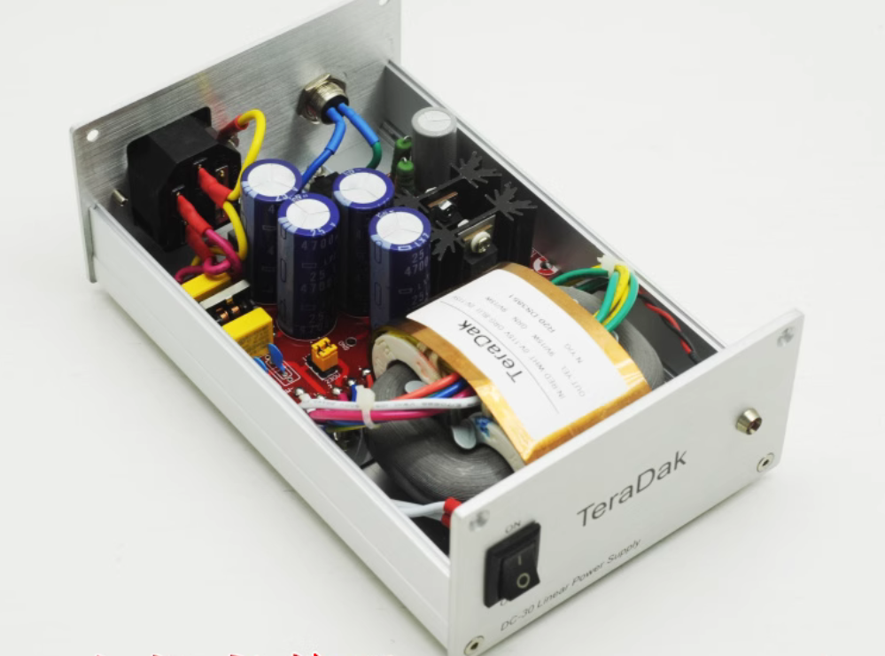 TeraDak DC-30W weiss int203  DC10V/2A HiFi linear power supply