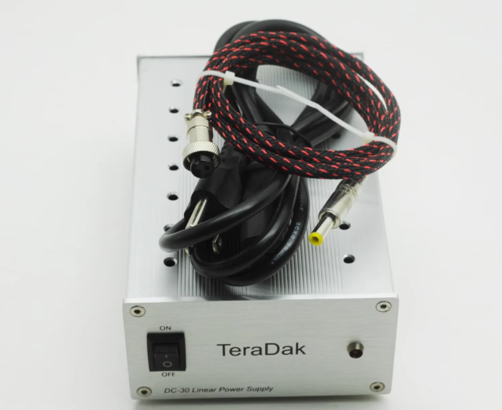 TeraDak DC-30W weiss int203  DC10V/2A HiFi linear power supply