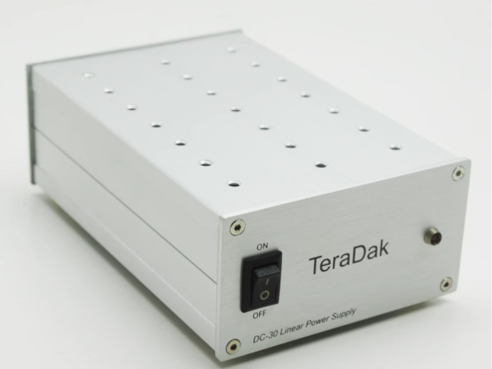 TeraDak DC-30W weiss int203  DC10V/2A HiFi linear power supply