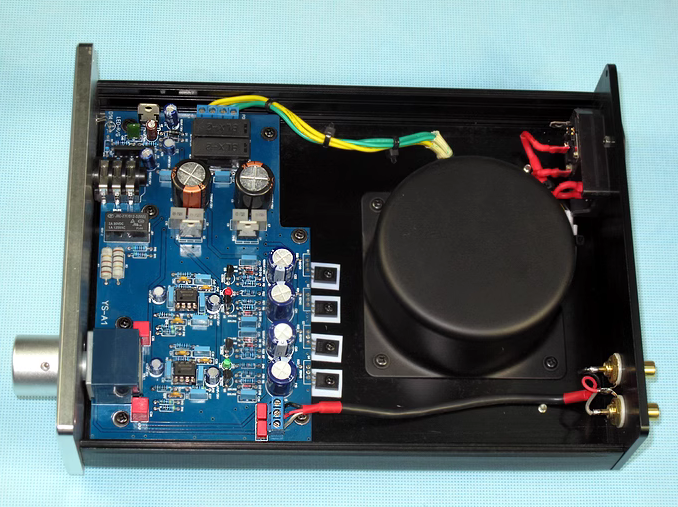 Finished A1 HIFI headphone amplifier Refer to Beyerdynamic A1 circuit