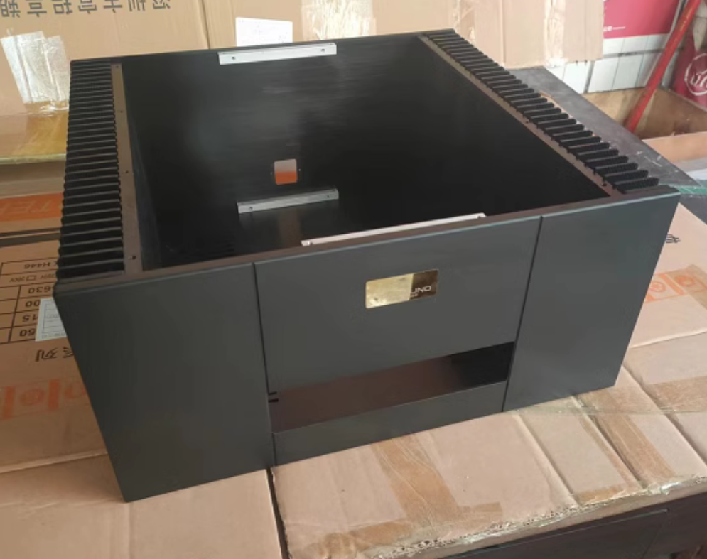 large space aluminum Goldmund double channel amplifier chassis Audio rear stage amplifier combine chassis both sides heatsink