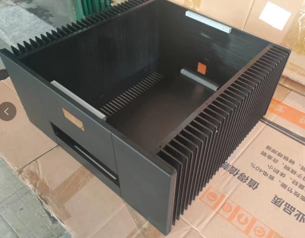 large space aluminum Goldmund double channel amplifier chassis Audio rear stage amplifier combine chassis both sides heatsink