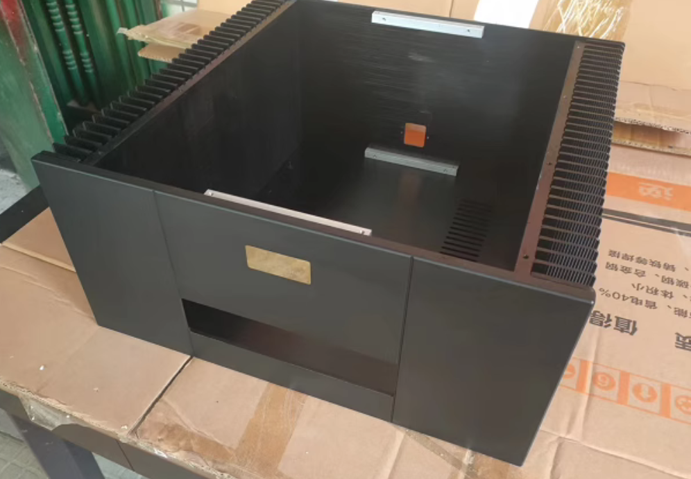 large space aluminum Goldmund double channel amplifier chassis Audio rear stage amplifier combine chassis both sides heatsink
