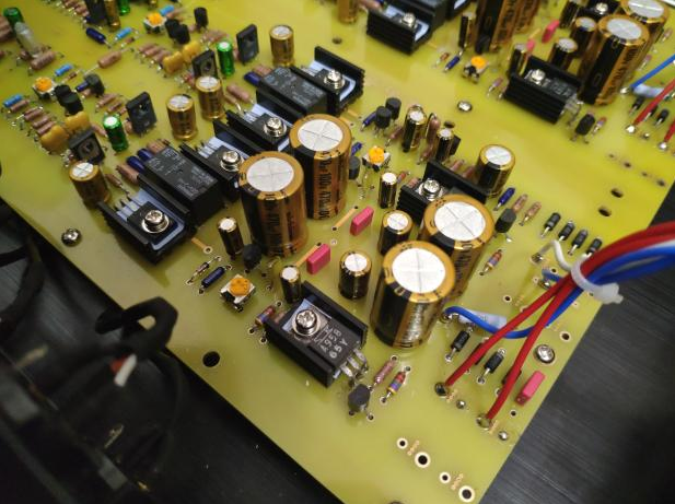 Reproduce the Rogers RS-2 HIFI DIY stereo balanced preamplifier from the UK with XLR input