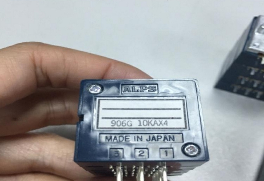 1PC Japan Original ALPS RK27 Quadruple Balance Volume Potentiometer 10KA 50KA 100K With PCB（Half circle axis version）