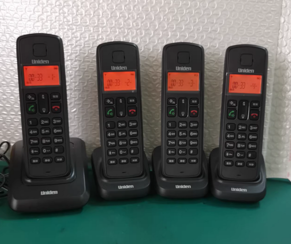 Janpan UNIDEN 4pcs(1 phone base+ 3 extension)  high definition digital wireless telephone hands-free cordless telephone Adjustable high volume