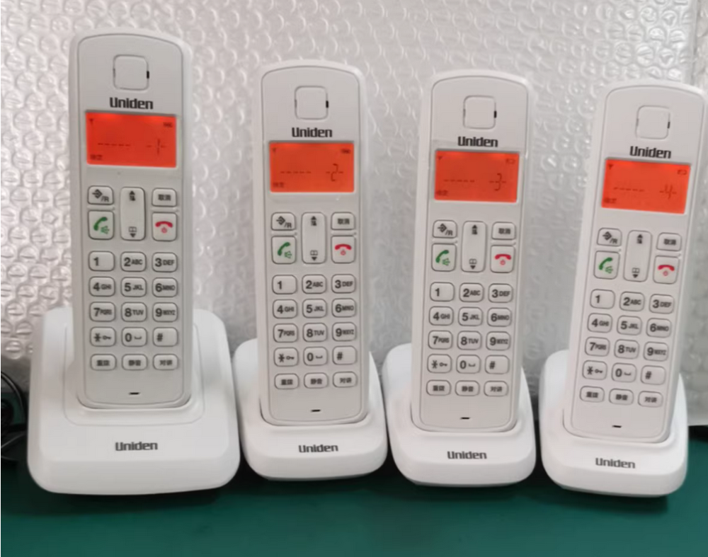 Janpan UNIDEN 4pcs(1 phone base+ 3 extension)  high definition digital wireless telephone hands-free cordless telephone Adjustable high volume