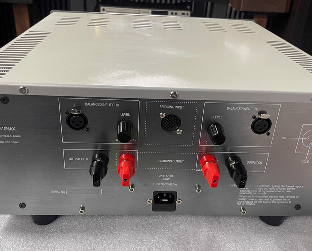 Reproduction of Swiss FM610MAX HIFI 250W*2 stereo power amplifier with XLR input
