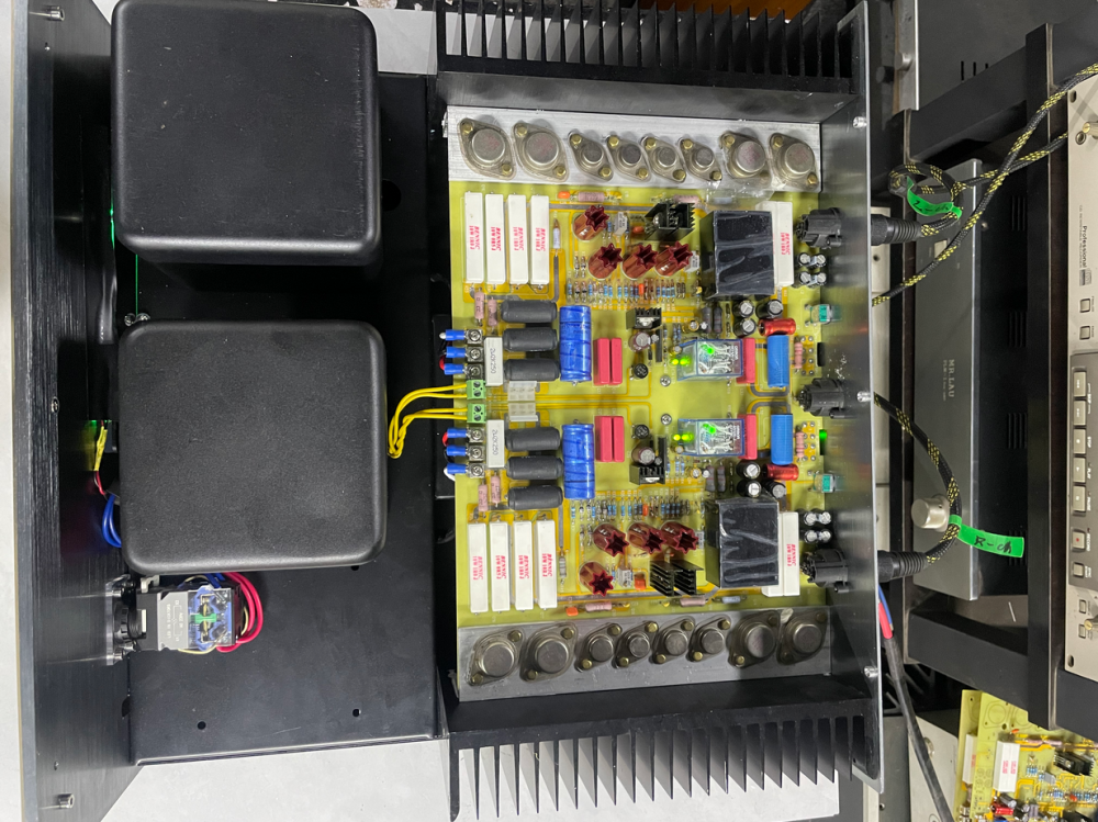 Reproduction of Swiss FM610MAX HIFI 250W*2 stereo power amplifier with XLR input