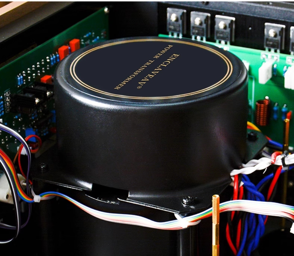 Reference Accuphase A75 PLUS Fully Balanced Class A Power Amplifier High Power Hi-Fi High-End Post-Amplifier Home Audio VU Meter