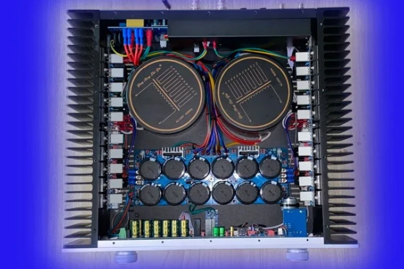 High Power Bluetooth Class A HiFi Amplifier Combiner Fully Balanced Remote Control Power Amplifier