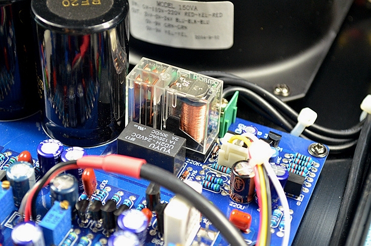 HA2002 HIFI DIY class AB 80W+80W Desktop amplifier With headphone output Refer to Audio Technica HA5000 circuit