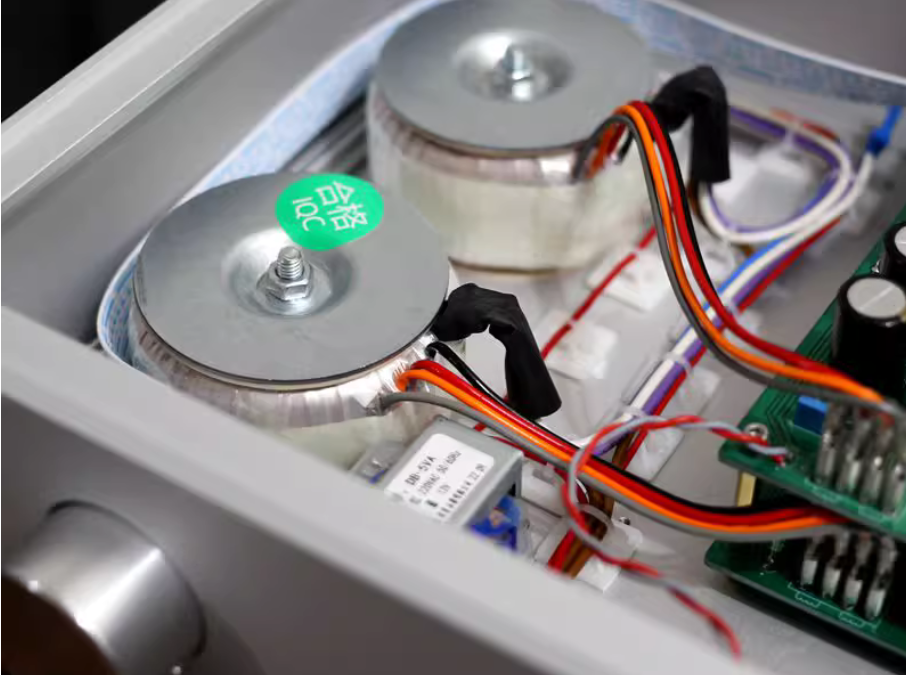 New  MASTER C9.3 preamp MBL6010D OPA828  NE5534 4 inputs 2 outputs ALPS27 remote control