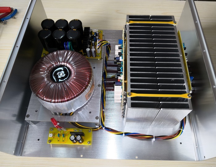 MUSMYS E-600 HIFI 180W+180W stereo Merge amplifier with VU mter Refer to Accuphase circuit