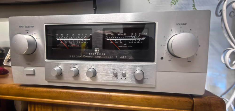 Reference Accuphase E405 HIFI High-power Gold-sealed Tube Home with Remote Control Fully Balanced Integrated Power Amplifier