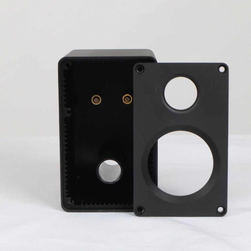 One pair 2.5-inch frequency division by two classic all-aluminum bookshelf speaker enclosure