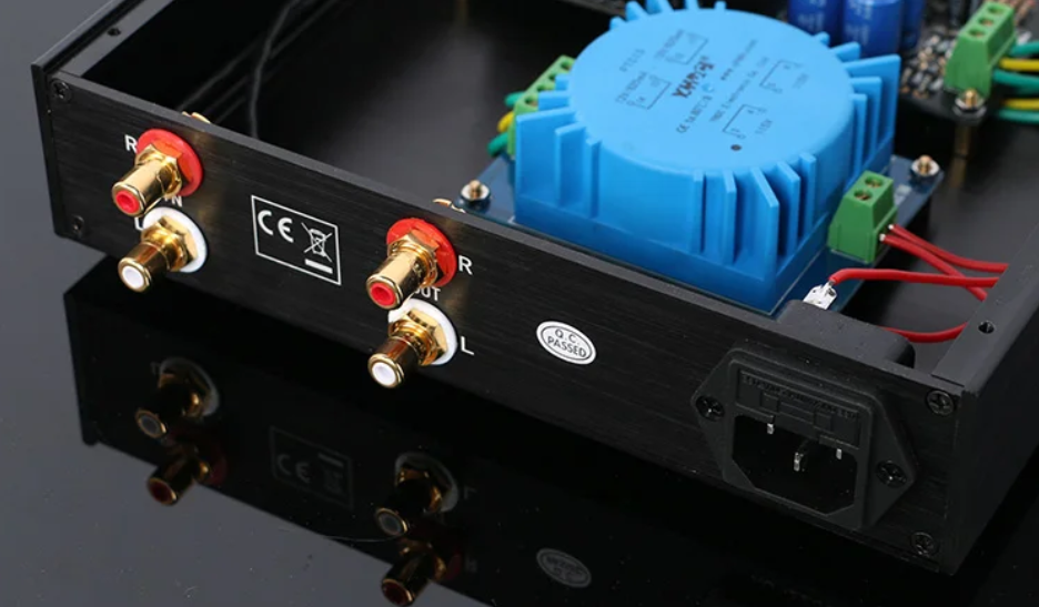 HIFI Fever-grade Pre-amp Mecha Class Three-segment High-bass Adjustment Equalizer Equipped with 49720 High-end Op Amp Pre-amp