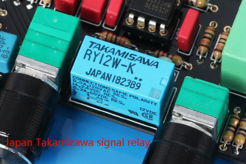 HIFI Fever-grade Pre-amp Mecha Class Three-segment High-bass Adjustment Equalizer Equipped with 49720 High-end Op Amp Pre-amp