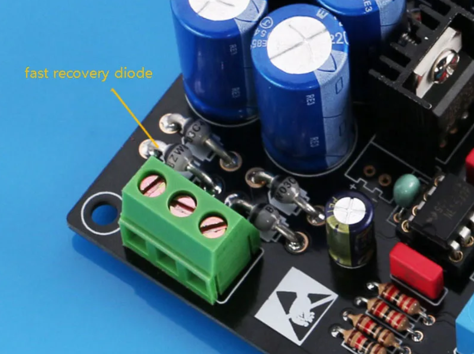 HIFI Fever-grade Pre-amp Mecha Class Three-segment High-bass Adjustment Equalizer Equipped with 49720 High-end Op Amp Pre-amp