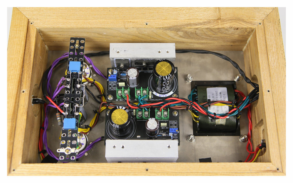 717A push 101D Split type electronic tube preamp Handmade shed construction Solid wood chassis