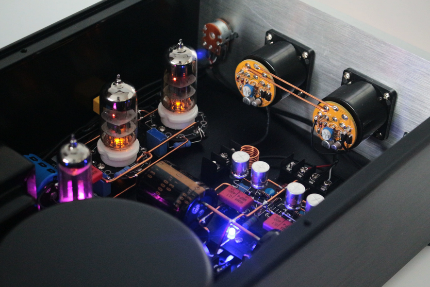 TDA7293, LM3886 L4780   6N1, 6N3, 12AX7 tube preamplifier Tube-to-solid power amplifier with double  VU Meter