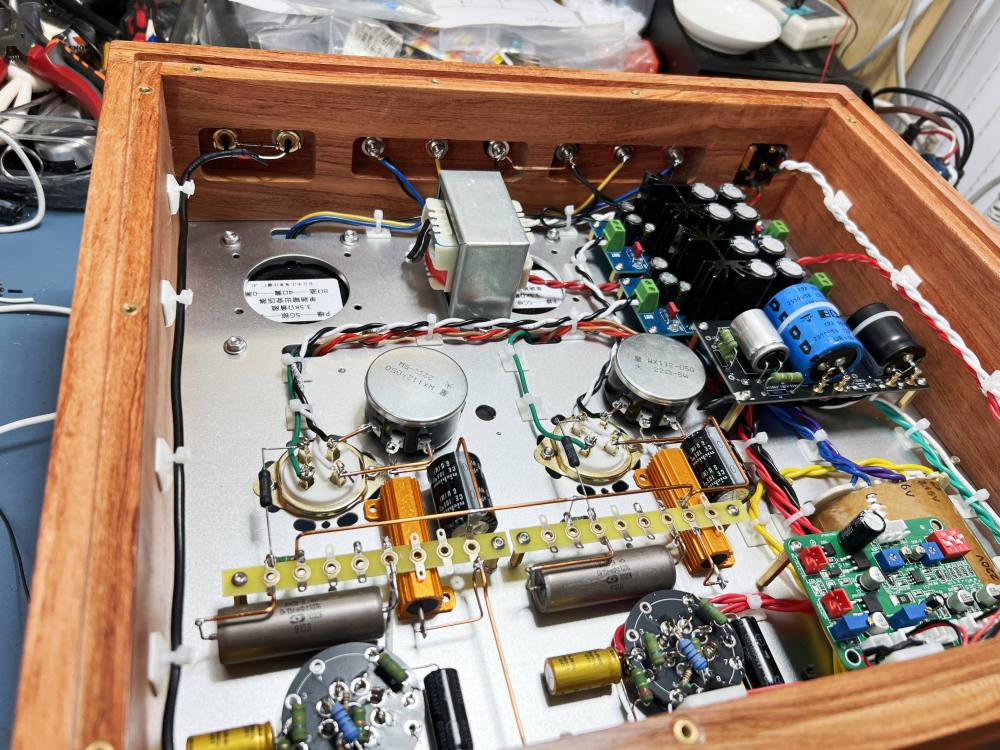 300B Hand built shed welding single ended 9W+9W stereo electronic tube amplifier