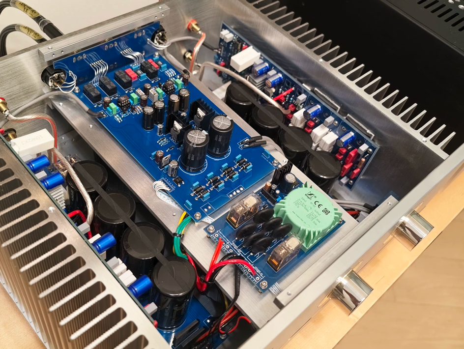 High power high current high voltage HIFI, high-end high fidelity class AB combined HIFI power amplifier  280W/8 ohms 560W/4 ohms 
