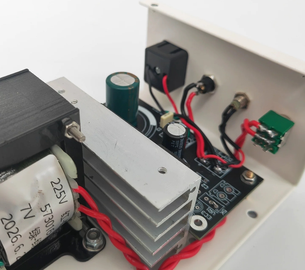5V 4A 22W LT1084CP Linear power supply Suitable for decoders, digital players, etc