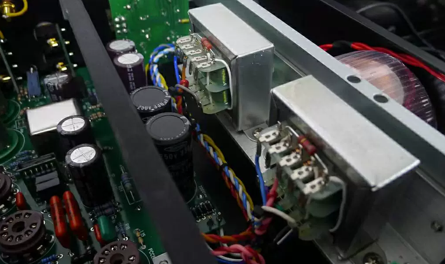 Finished  Refere to  the UK  EAR88PB phonograph amplifier MM MC phono amplifier  with two sets of inputs, MM 52DB, MC 72DB (excluding electronic tubes)