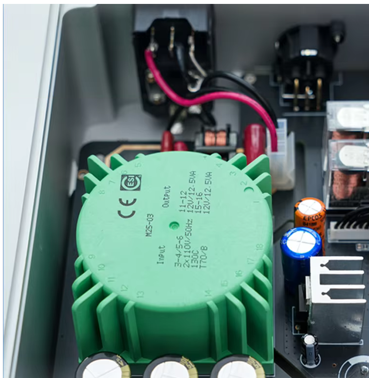 Fully-Balanced Desktop Headphone Amplifier with GaNFET Technology and Preamplifier Output