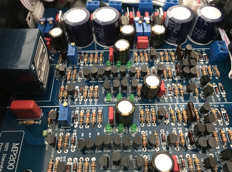 MP200 HIFI DIY stereo transistor tone preamplifier with Four input selection