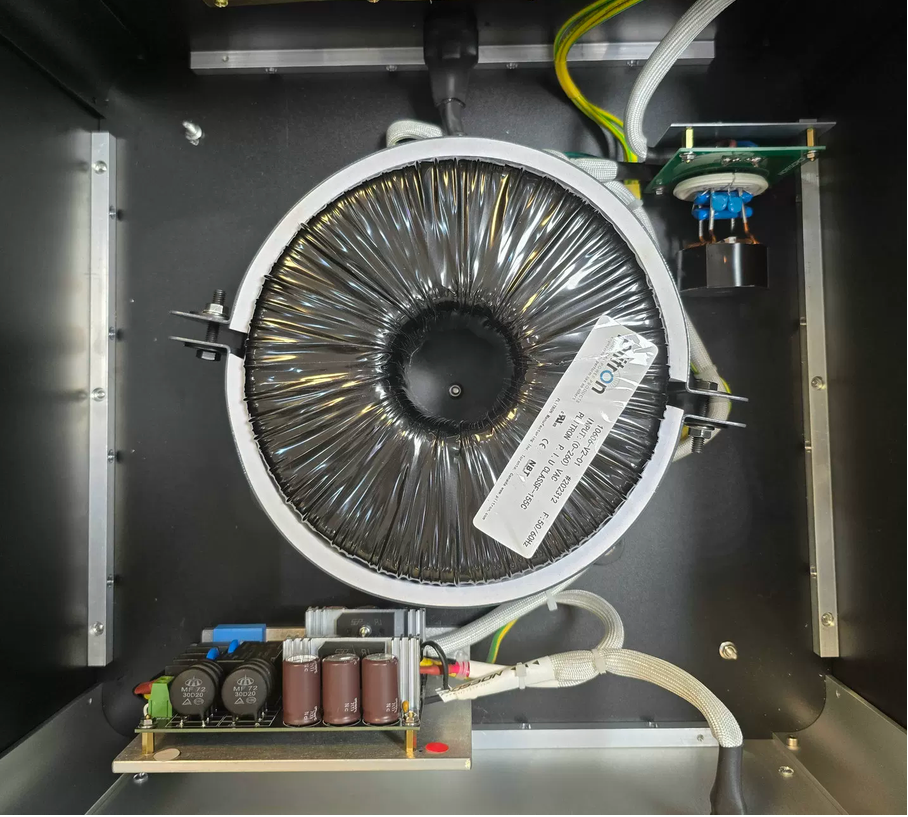 2000W Crosbon imported plitron isolation transformer American Standard plugs creates a solid foundation for a power purification system specifically designed for music