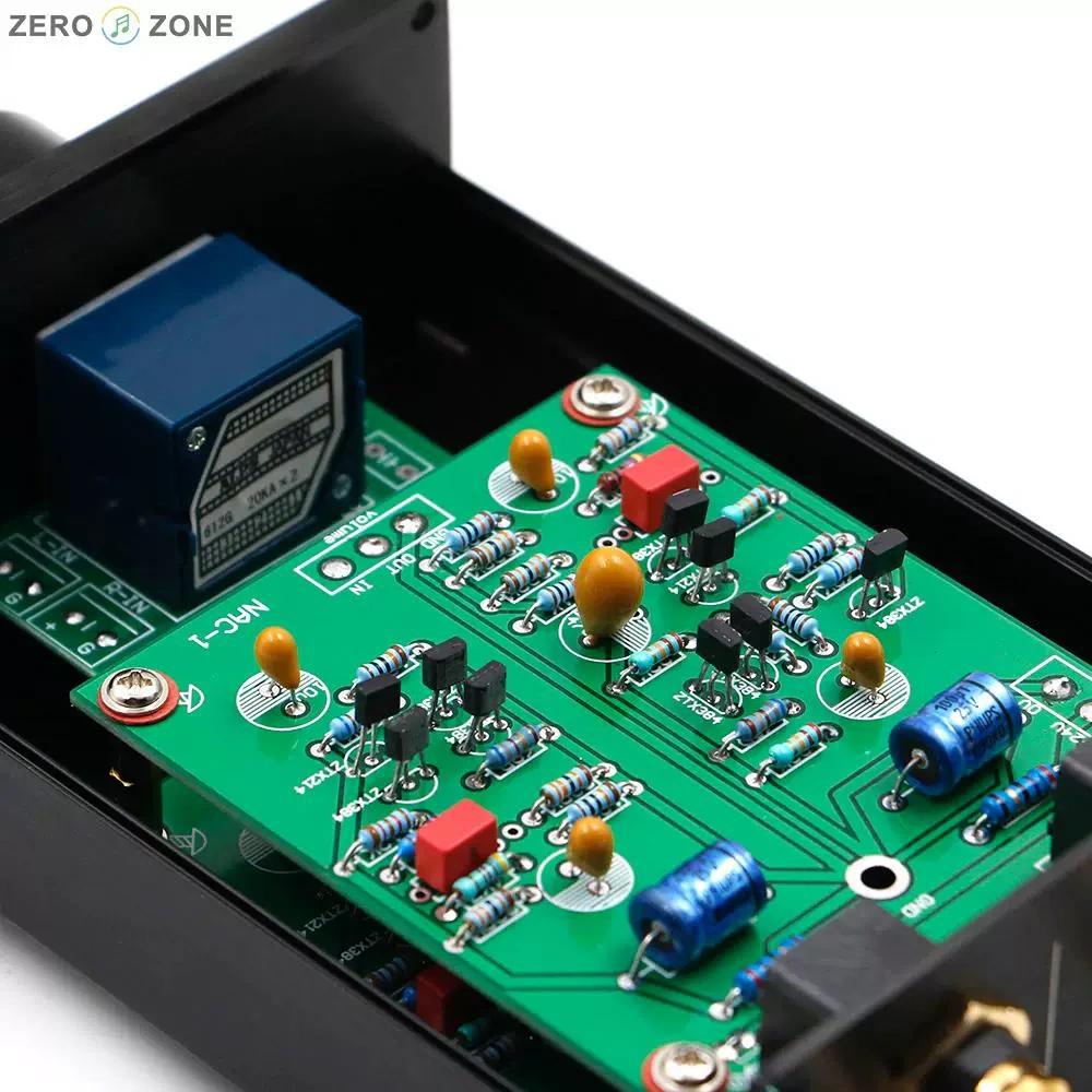 Naim NAC42.5 circuit black Single-ended Class-A Split Preamplifier (with linear power supply)