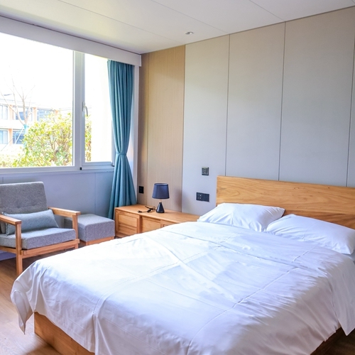 Container hotel