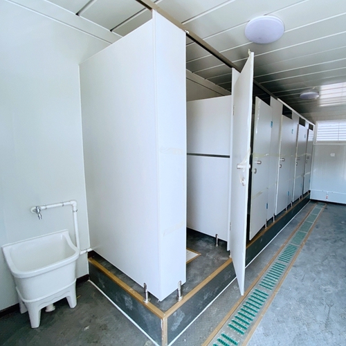 Portable toilet