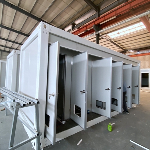 Portable toilet