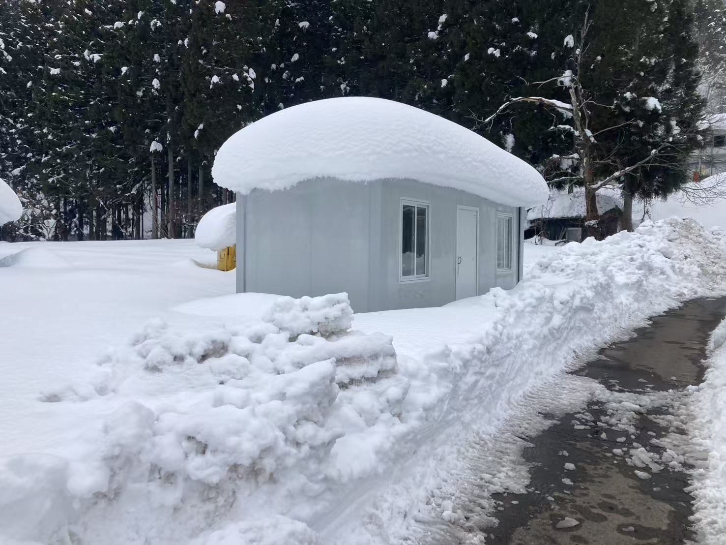 When Heavy Snow Meets Foldable Container Houses: A Japanese Customer’s "Miracle in the Snow"