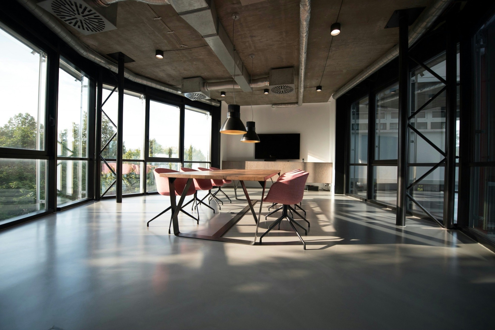 Essential Features of a Modern Portable Office