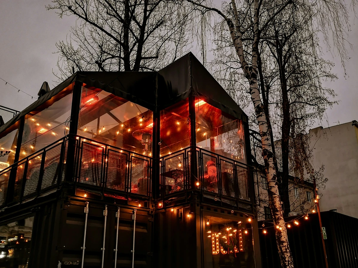 How to Create a Stylish Pop-up Restaurant Container
