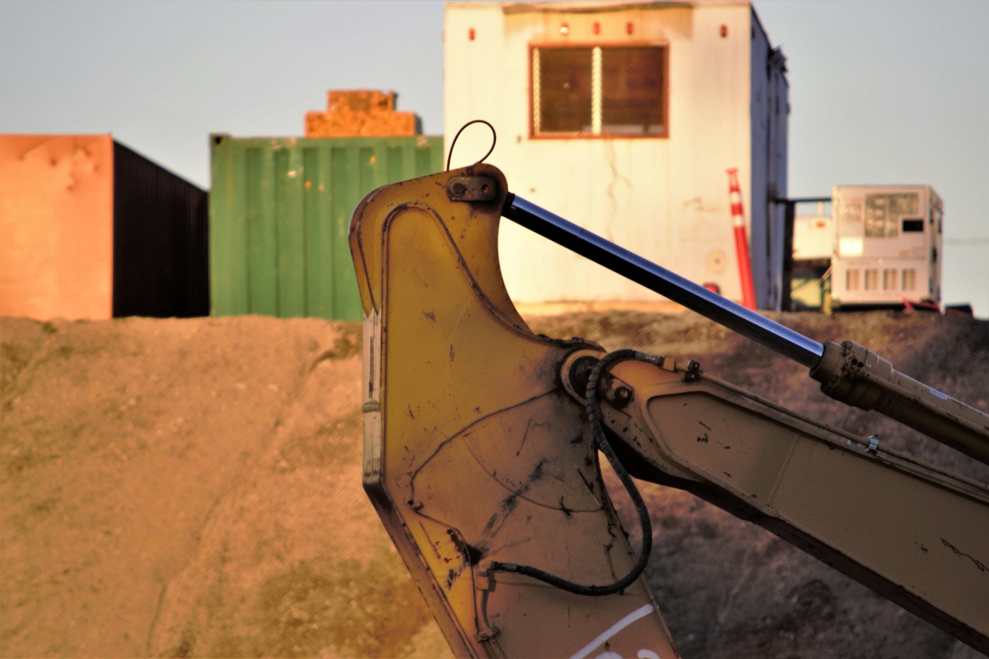 Keeping the Weather Outside: How Modular Camps Engineer Their Own Microclimate