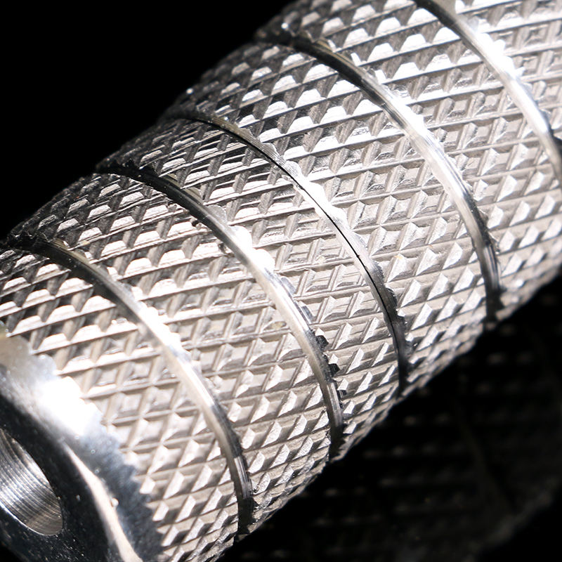 Self-locking stainless steel grip
