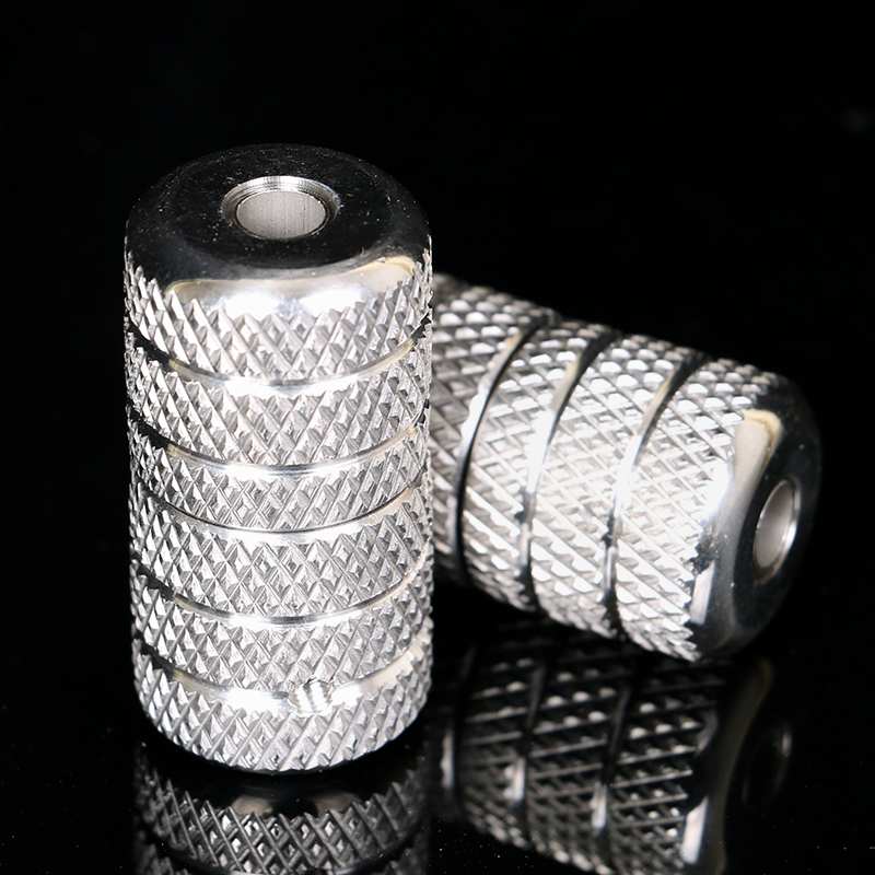 Self-locking stainless steel grip