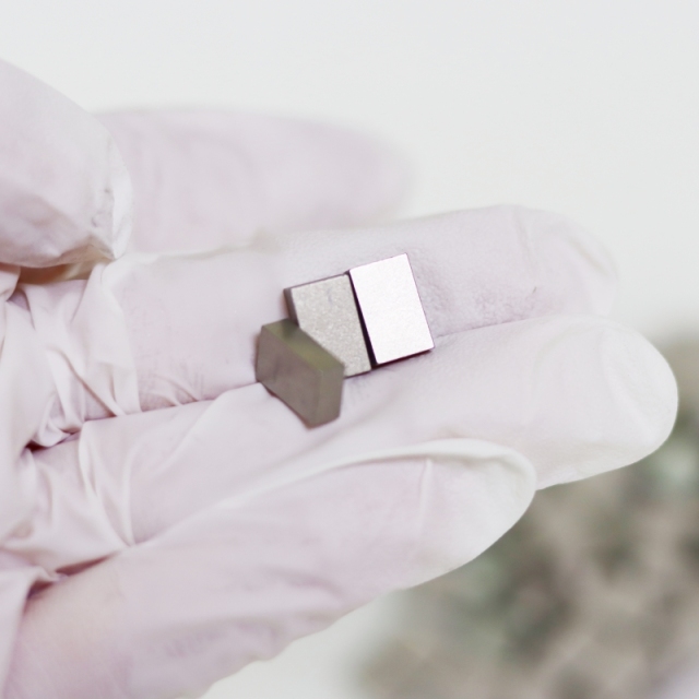 Saw tips for circular wood sawing