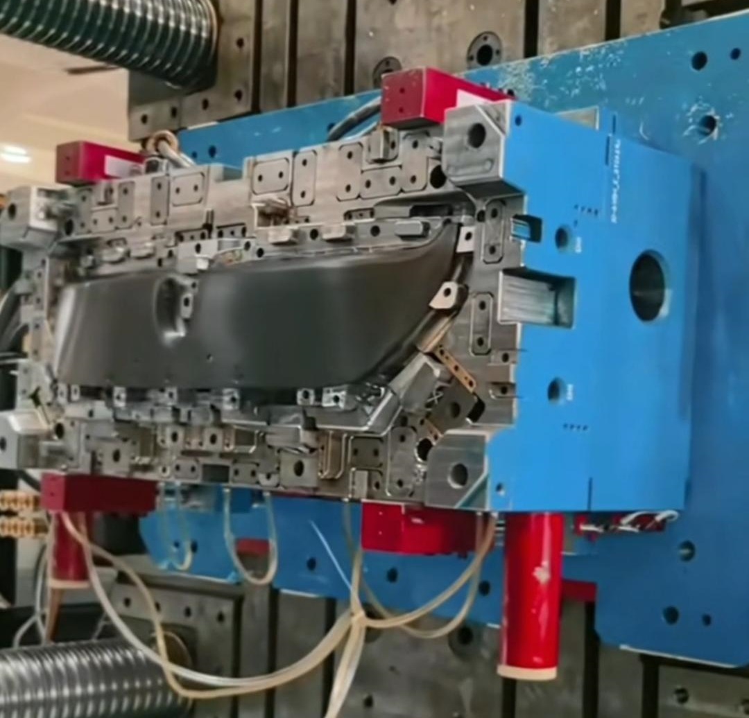 Application of Plastics in the Automotive Industry