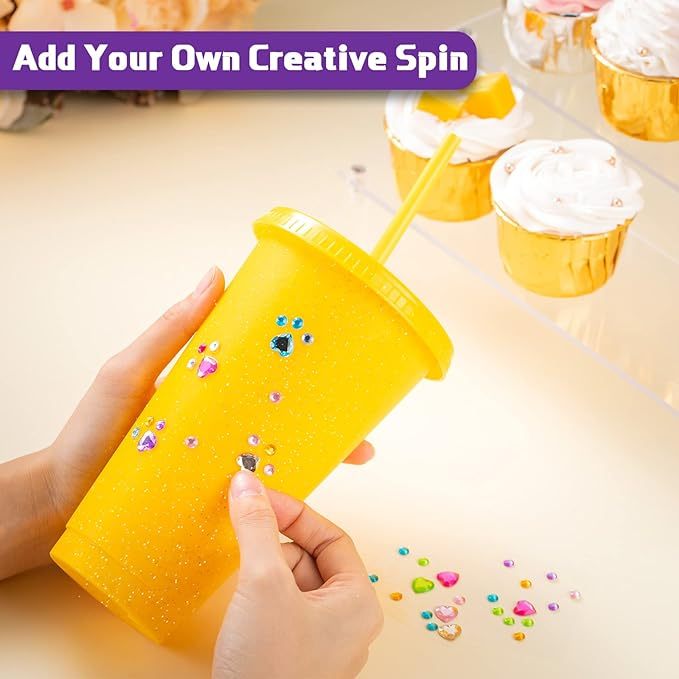 China Glitter Reusable Plastic Cup with Straws and Lids Bulk Color Party Coffee Cup (24oz/17oz)