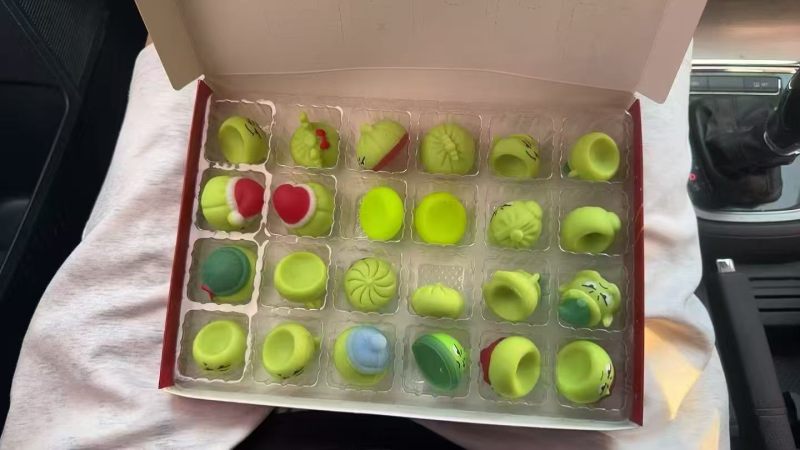 Christmas Advent Calendar Grinch Dumplings Mini Dumplings Squishy Squeeze Toy Gift for Christmas Gifts Free Shipping (12pcs/24pcs)
