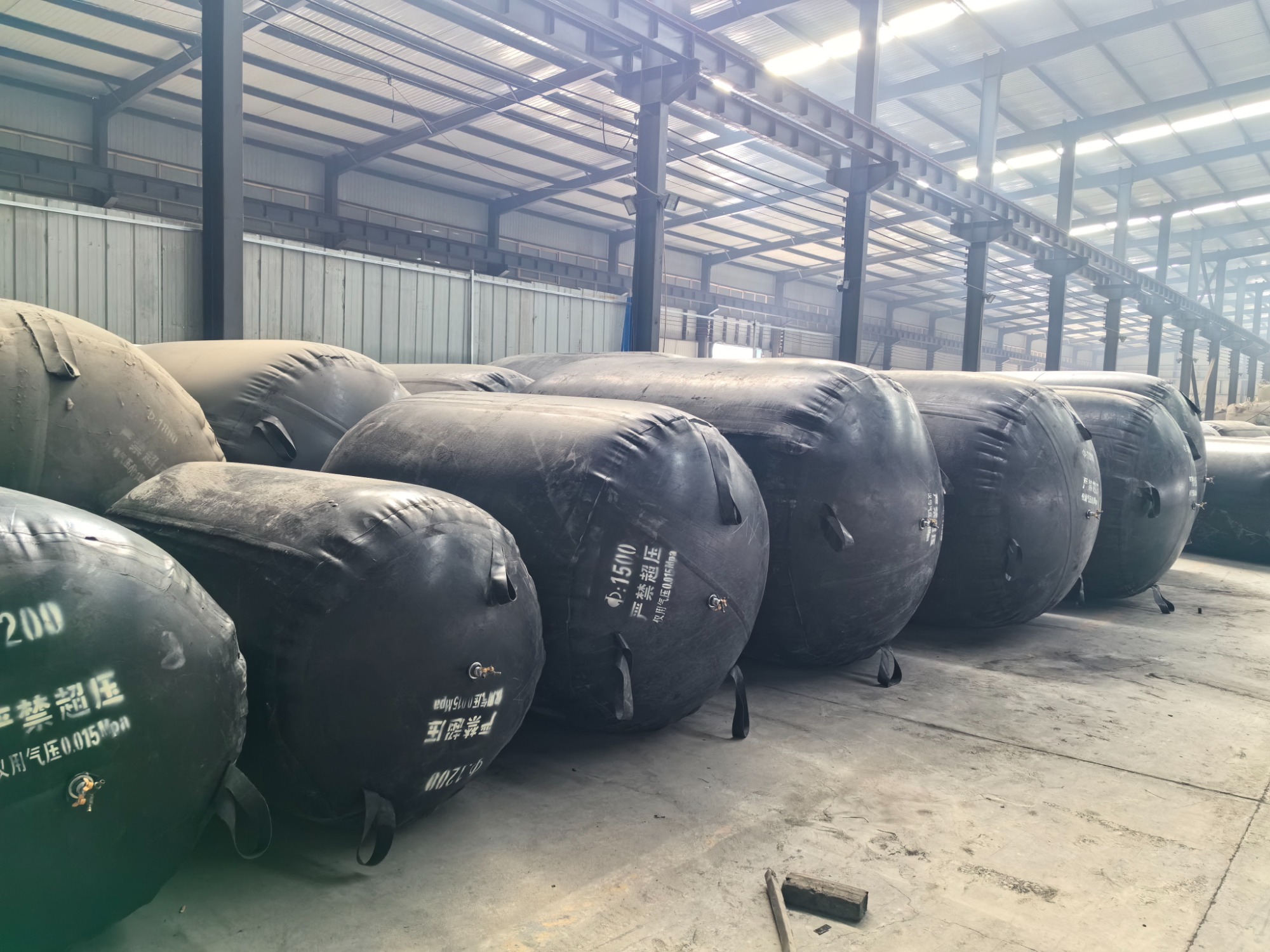 How to Use a Rubber Pneumatic Bag for Load Stabilization