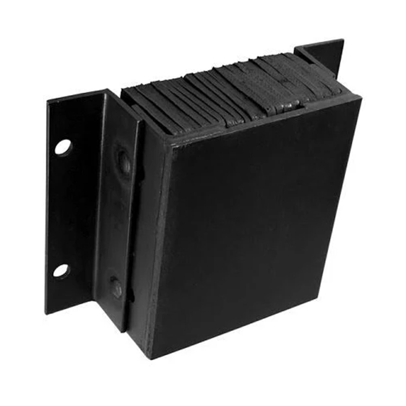 Cache-espace entre le comptoir de la cuisinière