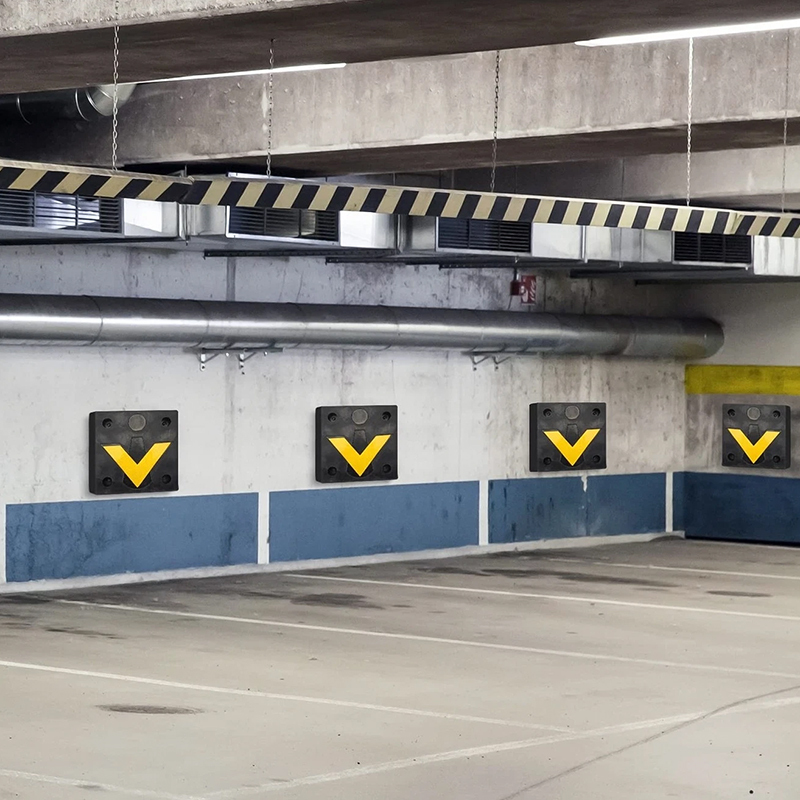 Cache-espace entre le comptoir de la cuisinière