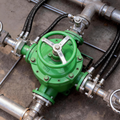 Cache-espace entre le comptoir de la cuisinière